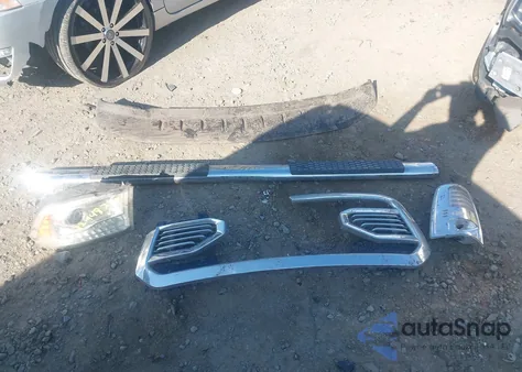 2018 Ram 1500 Laramie 4X4 6'4 Box from USA, damaged, VIN 1C6RR7VM8JS354184